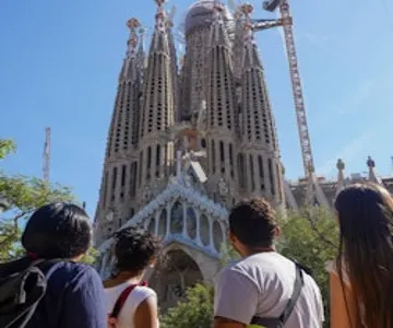 Park Güell & Sagrada Familia: Fast Track Ticket + Guided Tour